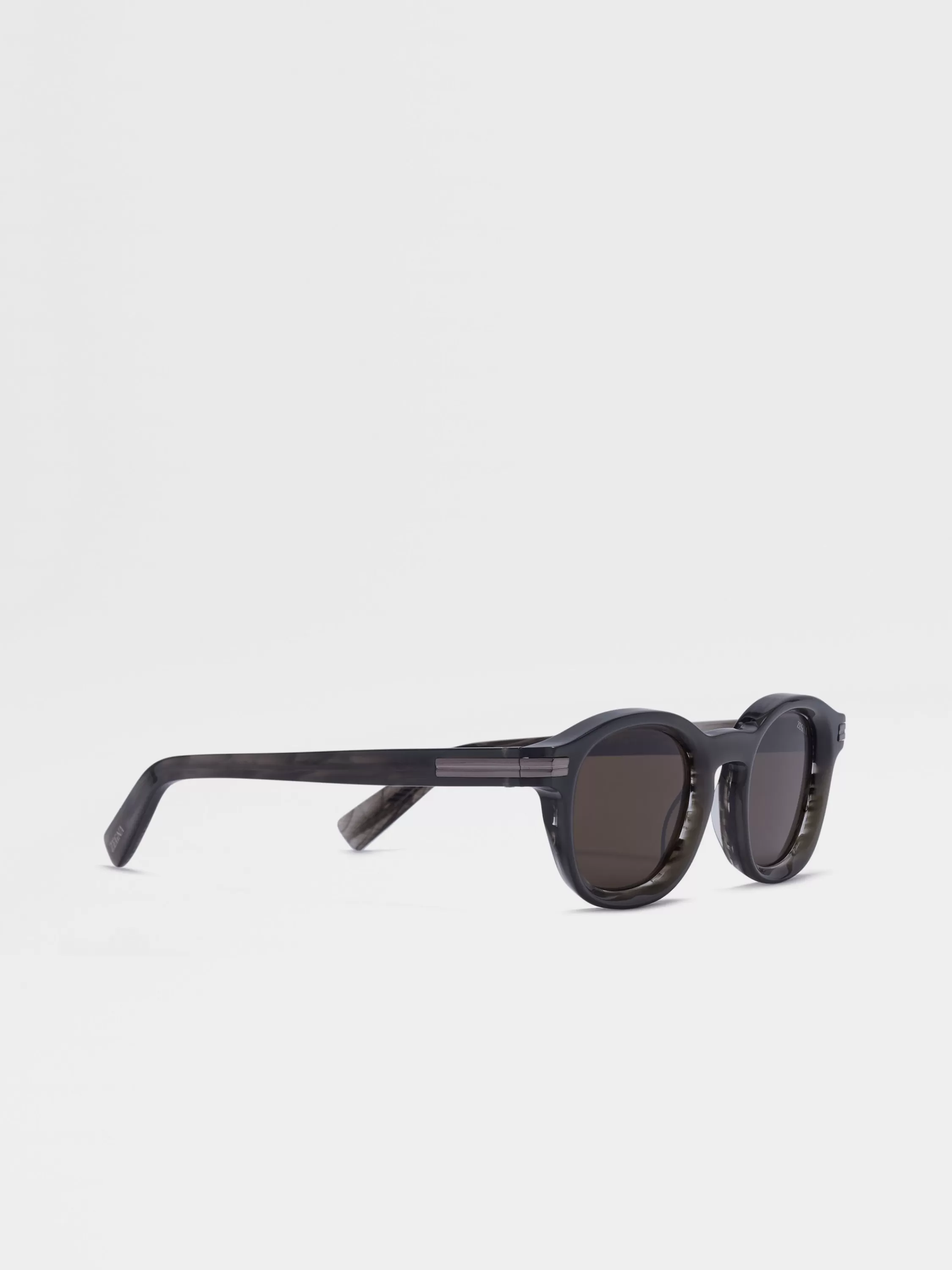 Best Aurora I Sonnenbrille aus Acetat in Opal-Grau und gestreiftem Grau Sonnenbrillen