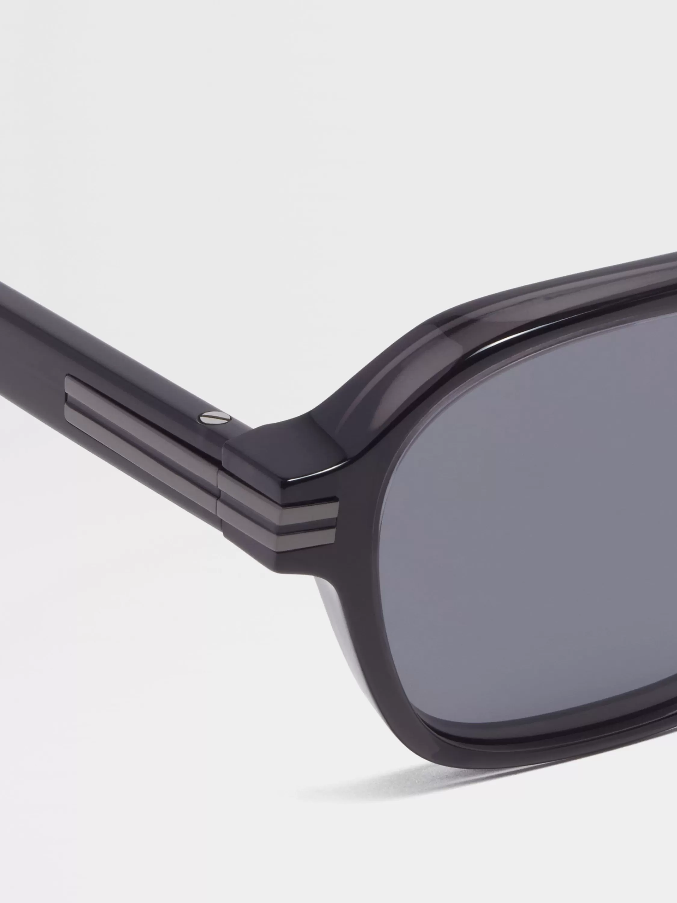 Hot Aurora II Sonnenbrille aus Acetat in transparentem Dunkelgrau Sonnenbrillen
