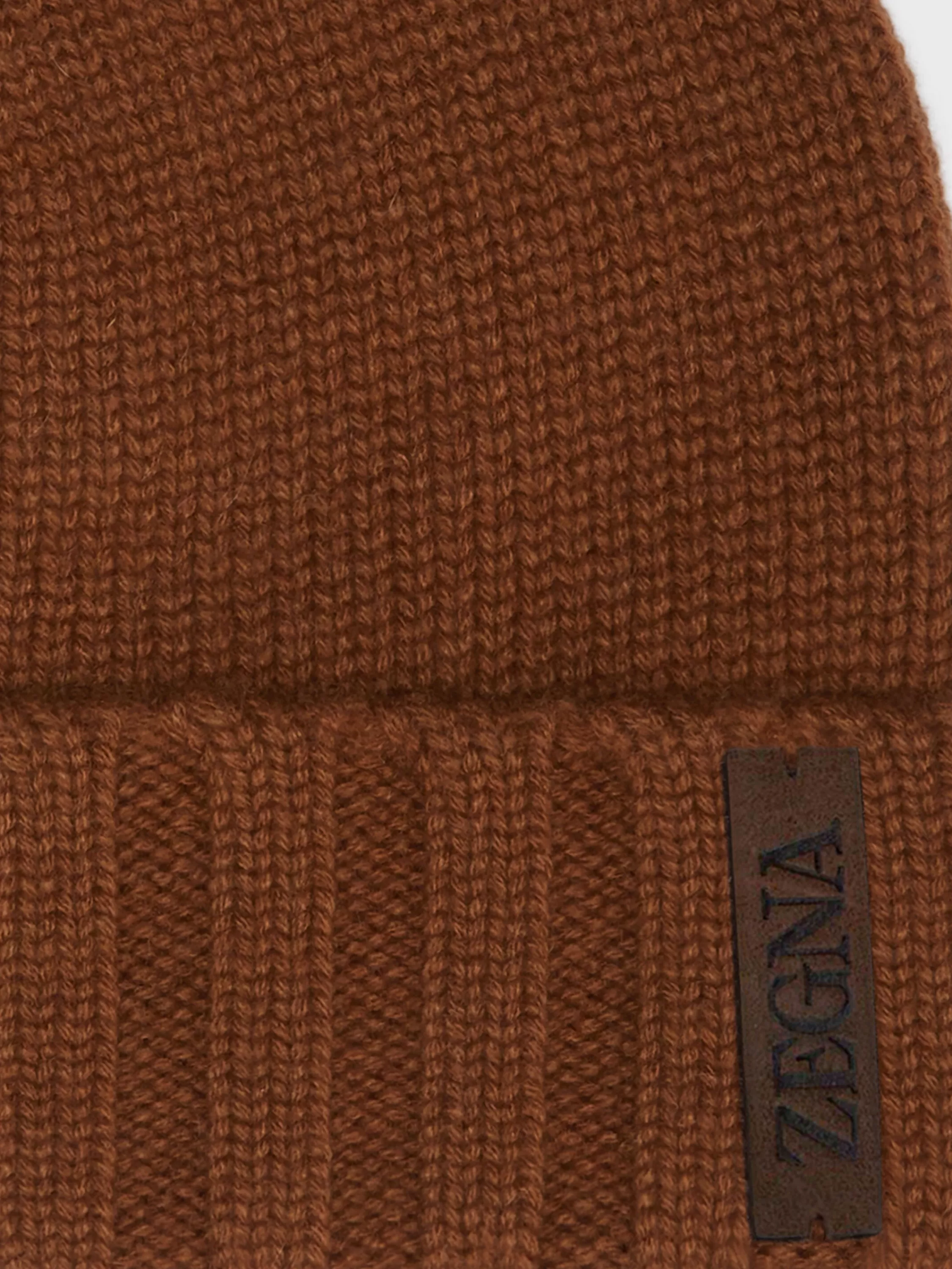 Hot Beanie aus Oasi Cashmere in Dunklem Foliage Handschuhe, Schals Und Hüte