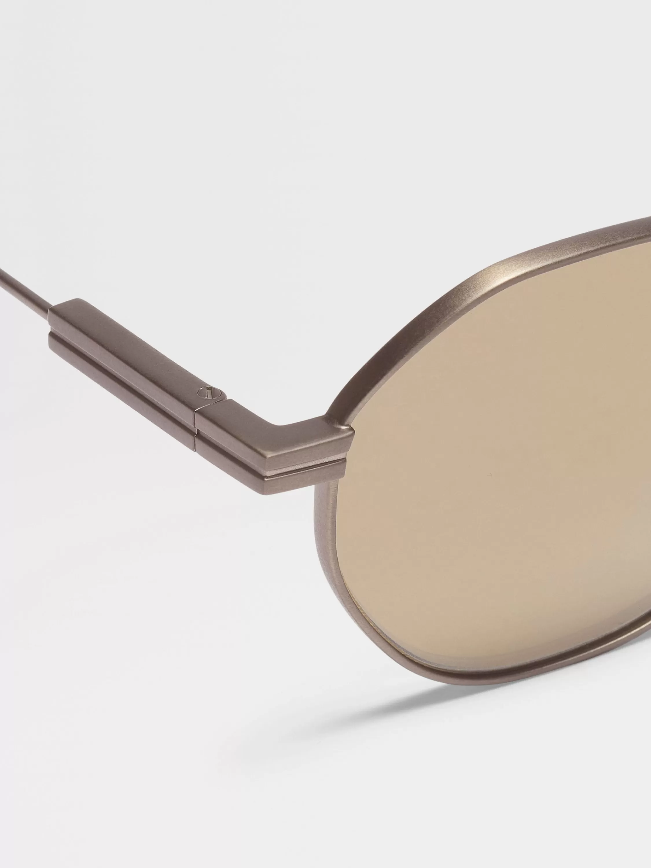 Clearance Faltbare Sonnenbrille aus Titan in hellem Bronze Sonnenbrillen