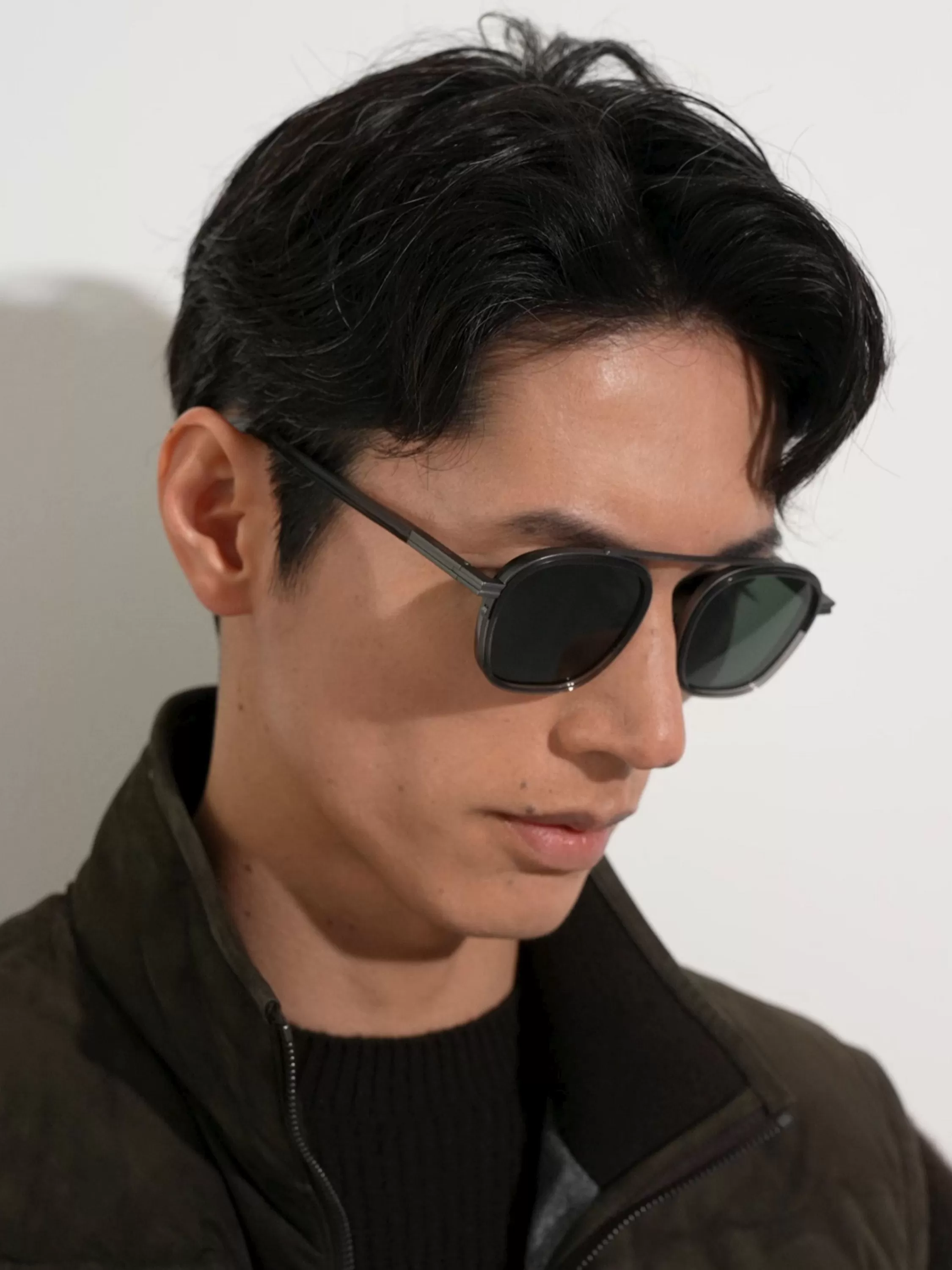 Clearance Orizzonte I Sonnenbrille aus transparentem, dunkelgrauem Acetat und Metall Sonnenbrillen
