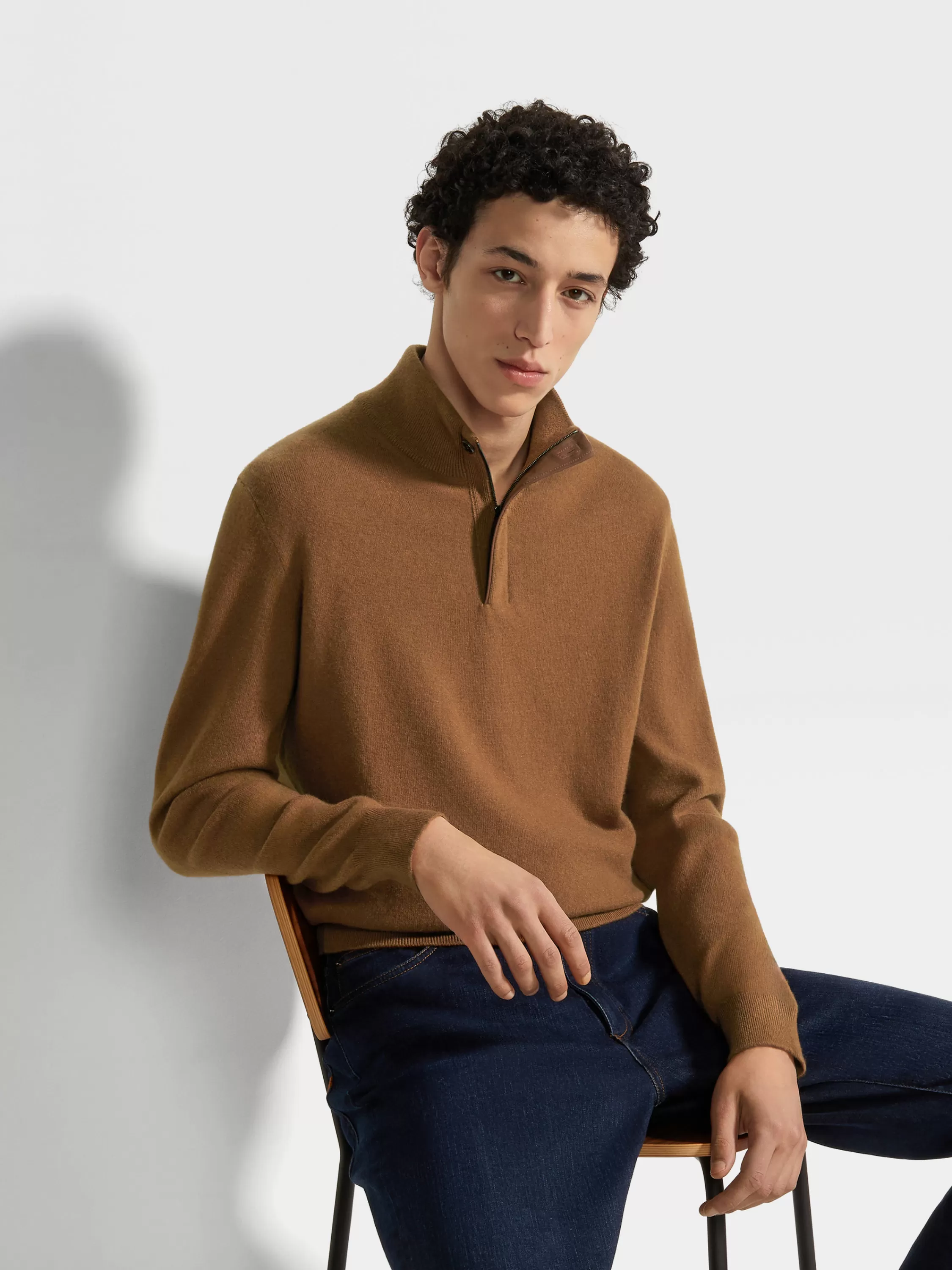 Shop Pullover aus Oasi Cashmere mit Stehkragen und Reißverschluss in meliertem, dunklem Foliage Strickwaren