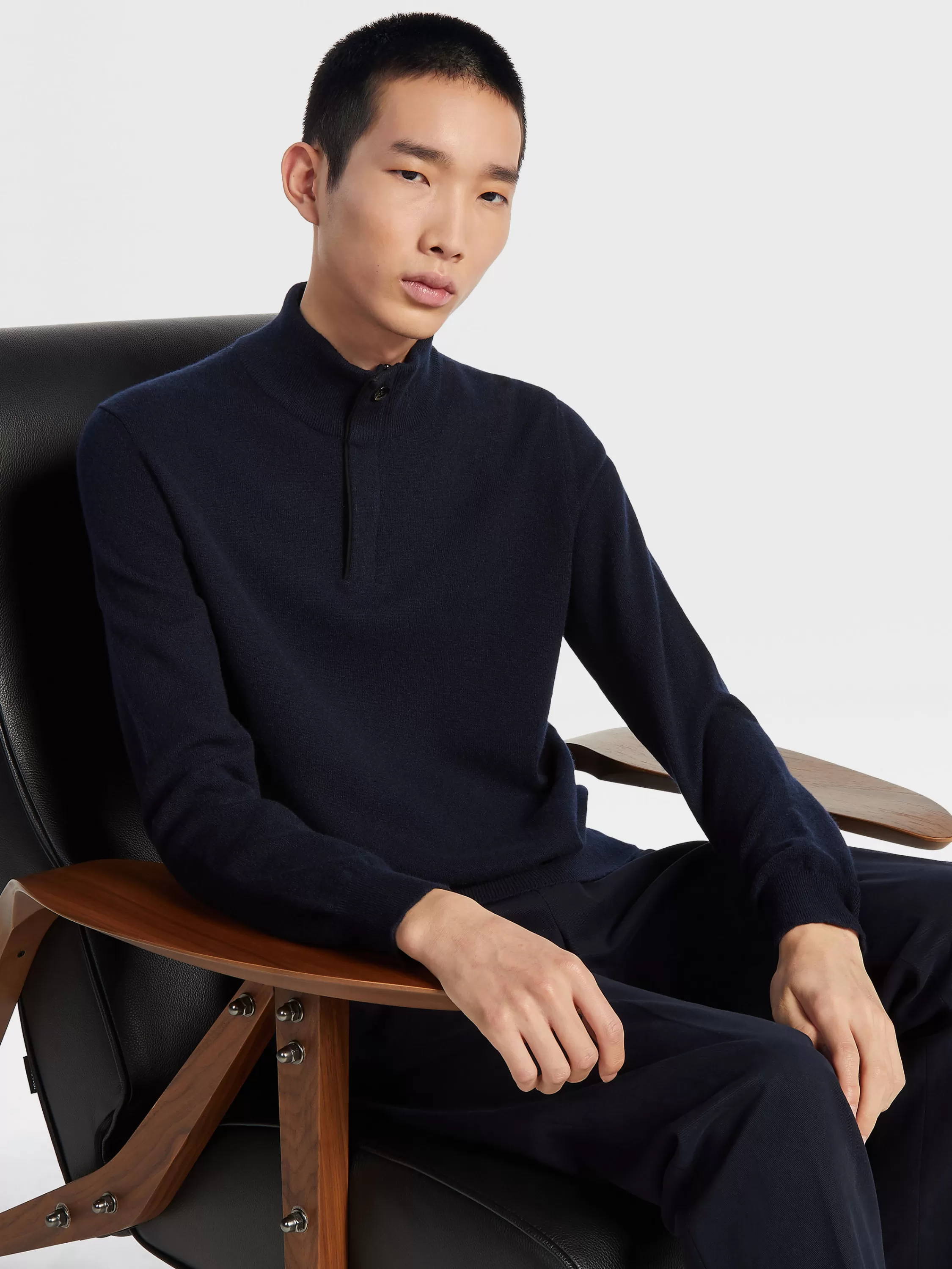 Best Pullover aus Oasi Cashmere mit Stehkragen und Reißverschluss in meliertem Marineblau Strickwaren