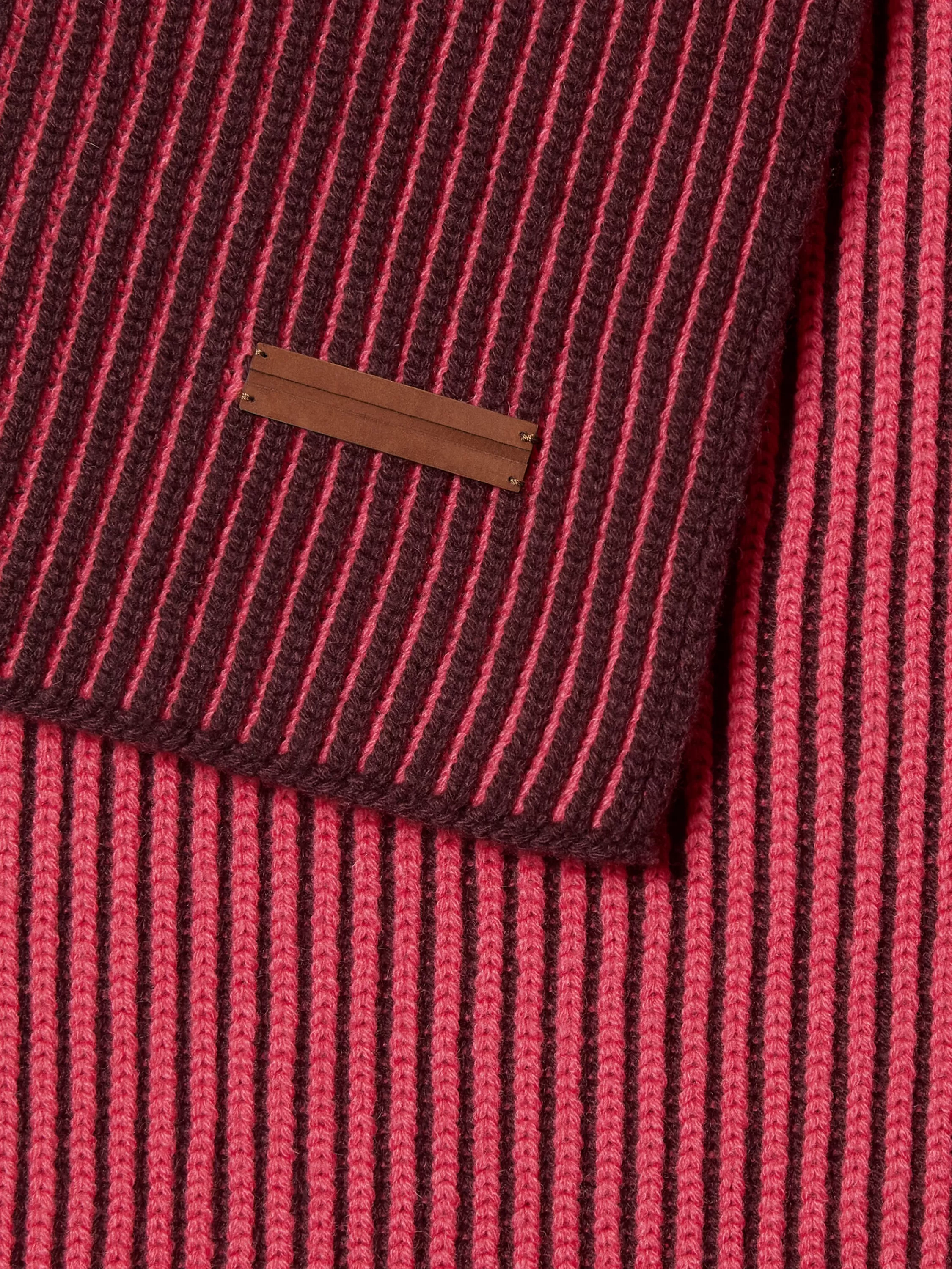 New Schal aus Oasi Cashmere in Fuchsia und Dunkellila Handschuhe, Schals Und Hüte